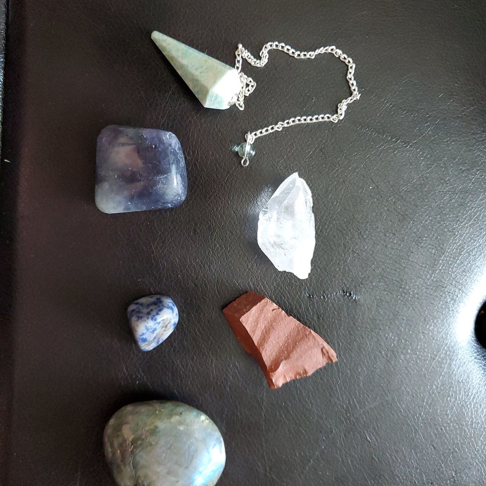 Amazonite pendulum, quartz, labradorite, red jasper (free for wearing a mask), sodalite, iolite