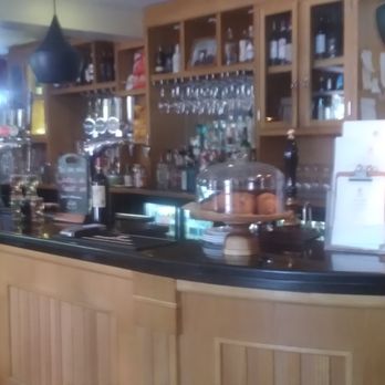 Fox & Hounds - Bar - Pubs Near Me - Egham, SRY