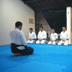 Zensei Dojo - Mokuso. Meditação do início do treino.