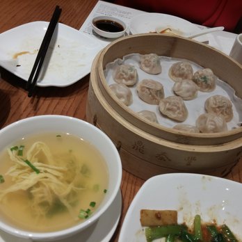 鼎泰豐 - Mini soup dumplings served in soup.  Weekends only specialty. - Taiwanese Near Me - Sha Tin, HK