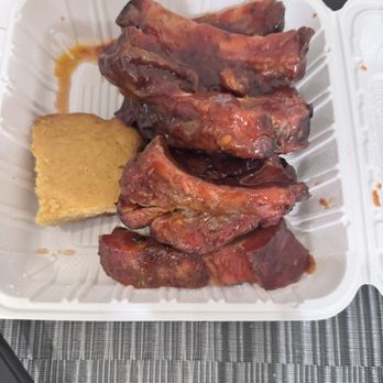 Brittons BBQ - Ribs and corn bread - Barbeque Near Me - Anderson, California