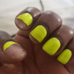 Fashion Nail Spa - Chipped gel manicure!  Smh