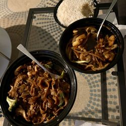 Tiger Thai - Pad Seeiew with chicken and Pad Cashew with shrimp