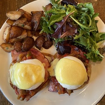 Rosebud Bar & Kitchen - French Benny - New American Near Me - Somerville, Massachusetts