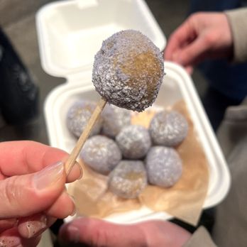 AlimamaTea - Ube munchkin - Desserts Near Me - New York, New York