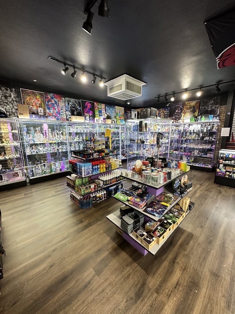 MR. SMOKE VAPE SHOP Updated August 2024 34 Photos 1618 N College