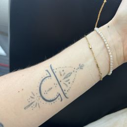 JW gave me exactly what I wanted! Love the fine line work and accuracy JW gave me exactly what I wanted! Love the fine line work and accuracy