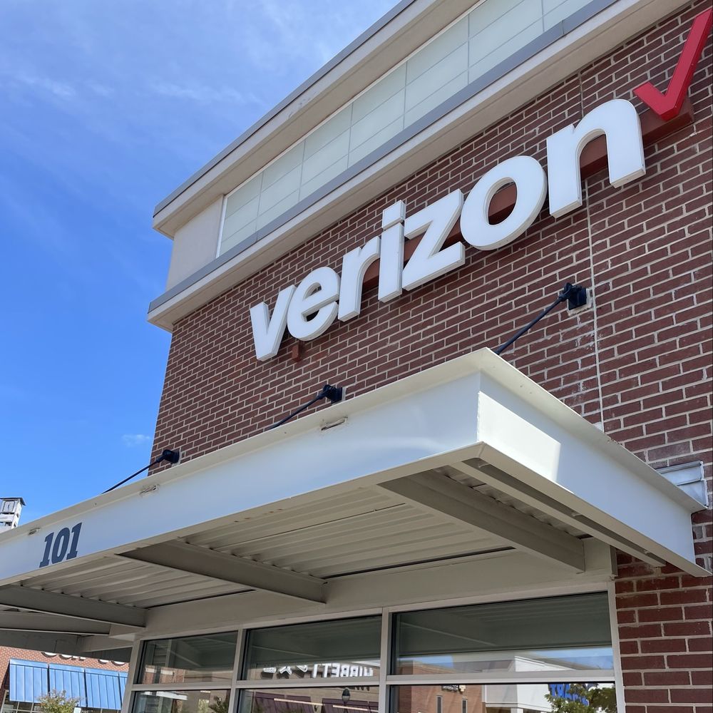 Verizon - Store front - Mobile Phones Near Me - Midwest City, Oklahoma Verizon - Store front - Mobile Phones Near Me - Midwest City, Oklahoma