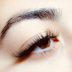 Lashed by Miranda - Classic lashes