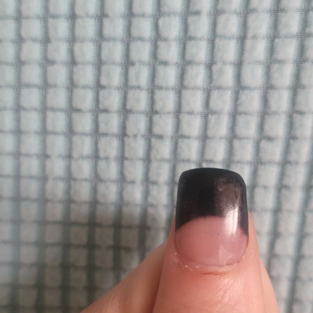 Cut my thumb. Very crooked filing. Cut my thumb. Very crooked filing.