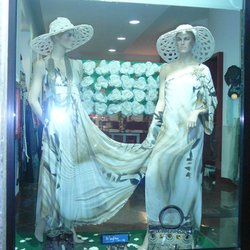 Eco' Dettagli di Moda - Abiti della linea Nedjma disegnata da Carmen D'Archi proprietaria della boutique