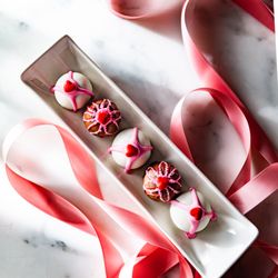 Sweet Shop USA - Valentine's Day truffles