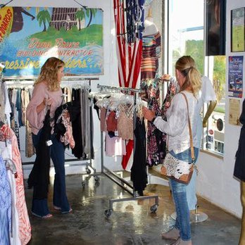 Rochelle's Clothing & Accessories - Women's Clothing Near Me - Saint Augustine, Florida Rochelle's Clothing & Accessories - Women's Clothing Near Me - Saint Augustine, Florida