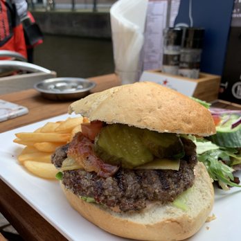 Gasthuys - Burger!!!! - Cafes Near Me - Amsterdam, New Hampshire