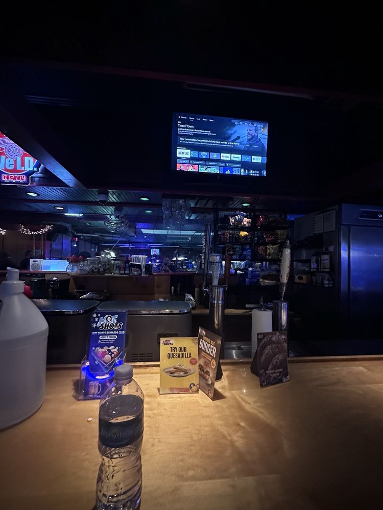 Hot Shots Billiards Club Image