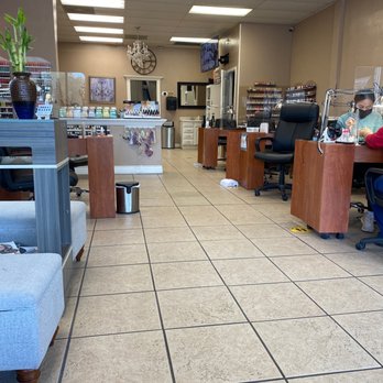 Nola Nails - Picture from me waiting on someone to say something to me - Nail Salons Near Me - Metairie, Louisiana