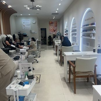 QQ Nails & Spa - Nail Salons Near Me - Huntington Station, New York
