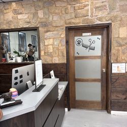 Puffytail Pet Grooming - Inside the office