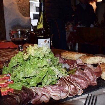 Ô Savoyard - Plate of fresh deli meat - French Near Me - Annecy, 74 Ô Savoyard - Plate of fresh deli meat - French Near Me - Annecy, 74