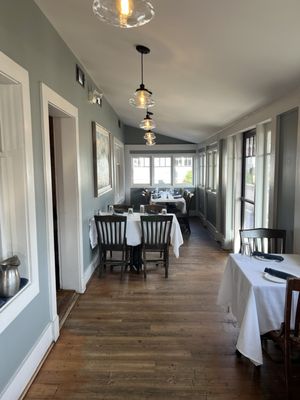 Milton's Cuisine & Cocktails by null