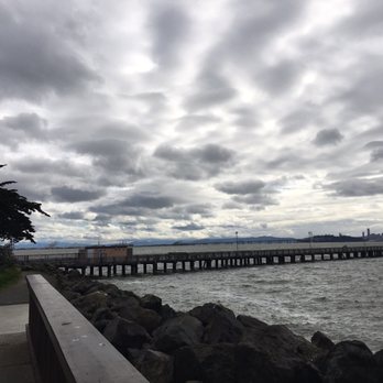 Skates On The Bay - View from outside the restaurant - Seafood Near Me - Berkeley, California