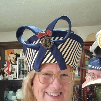 Teri's Treasures - Happy holidays! - Furniture Stores Near Me - Franklin, Indiana