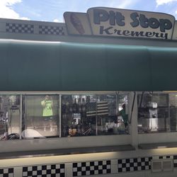 Pit Stop Kremery - Store back