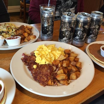 Maxi's Restaurant - Diners Near Me - Waterbury, Vermont Maxi's Restaurant - Diners Near Me - Waterbury, Vermont