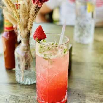 BB Cafe & Catering - Strawberry Lemonade - Cafes Near Me - Burbank, California BB Cafe & Catering - Strawberry Lemonade - Cafes Near Me - Burbank, California
