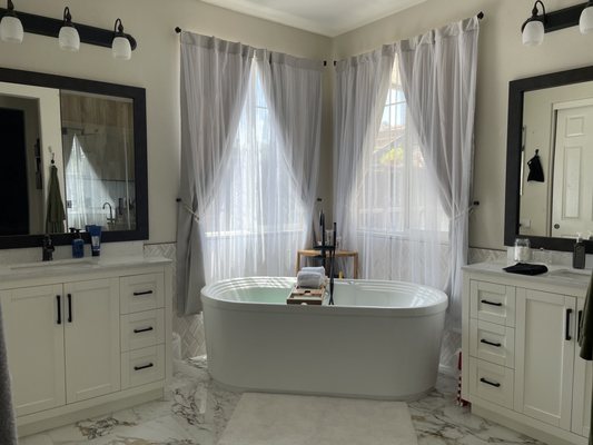 Bathroom Remodels - ✨ Transform Your Bathroom! ✨
Ready for a fresh, modern update? Our expert team specializes in bathroom remodels of all sizes—stylish designs, quality materials, and flawless finishes.
Contact us today for a free consultation and turn your dream bathroom into reality!