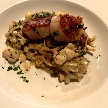 La Jolla - Seared scallops - New American Near Me - Montgomery, Alabama