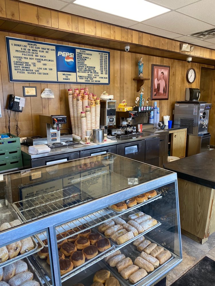 Biagio's Donut Shop & Pizzeria, Eastlake Roadtrippers