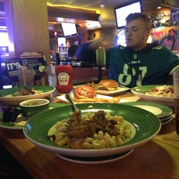 Applebee's Grill + Bar - Our full table of food at Applebee's. As you can see, the room is a bit dimly lit. - American Near Me - Dewitt, New York Applebee's Grill + Bar - Our full table of food at Applebee's. As you can see, the room is a bit dimly lit. - American Near Me - Dewitt, New York