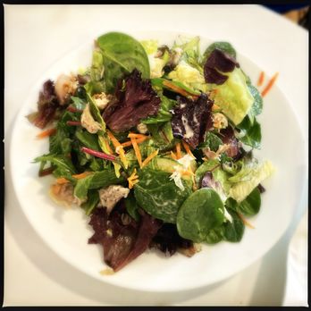 Threefold Cafe - Simple salad with roast chicken (organic greens, vinaigrette) - Coffee & Tea Near Me - Chestnut Ridge, New York