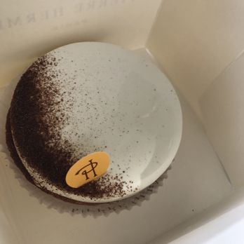 Pierre Hermé - Vanilla tart - Chocolatiers & Shops Near Me - Paris, 75