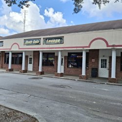 Shady Oaks Lounge & Package