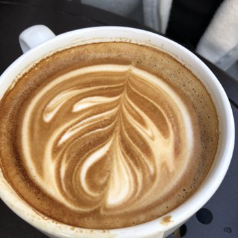 Urth Caffe - Honey Vanilla Latté - Coffee & Tea Near Me - Laguna Beach, California