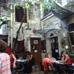 Théâtre La Tâche d' Encre - Dans la cour de la tâche d'encre