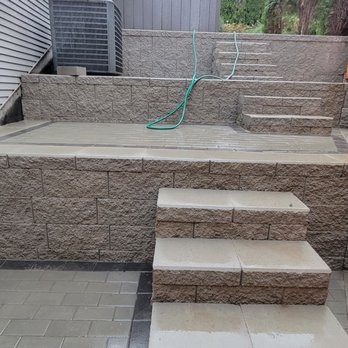 Hansol Landscape - the steps leading up to the house - Landscaping Near Me - Port Coquitlam, British Columbia Hansol Landscape - the steps leading up to the house - Landscaping Near Me - Port Coquitlam, British Columbia
