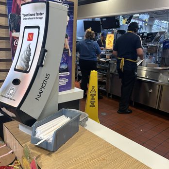 McDonald's - the big blonde lady had very terrible costumer service, 0/10 don't go. - Fast Food Near Me - Calimesa, California