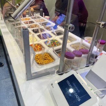 Yogurtland - Ice Cream & Frozen Yogurt Near Me - Burbank, California Yogurtland - Ice Cream & Frozen Yogurt Near Me - Burbank, California