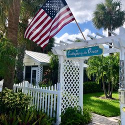 Beach Vacation Rentals - Historic Cottages by the Ocean - modern amenities with old world charm - walk to beach, restaurants, shops and dive boats