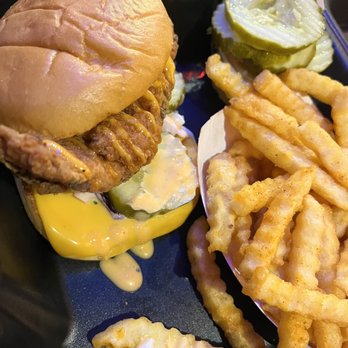 Dave's Hot Chicken - Chicken Shop Near Me - Charlotte, North Carolina