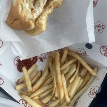 Slim Chickens - Goooooood - American Near Me - Charlotte, North Carolina