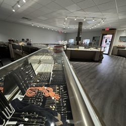 Ladonna Jewelers - Newly renovated showroom with a wide selection of diamonds, pearls, gold necklaces, rings and earrings.