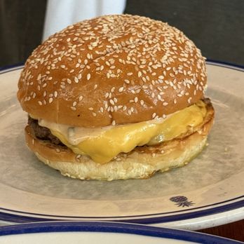 Hudson House - Cheeseburger - Seafood Near Me - Addison, Texas Hudson House - Cheeseburger - Seafood Near Me - Addison, Texas