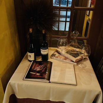 La Campania - Inside Campania - Italian Near Me - Waltham, Massachusetts