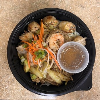Miss Saigon - Bun Xao Beef: lemongrass beef, shrimp and spring roll vermicelli bowl - Bubble Tea Near Me - Miami, Florida