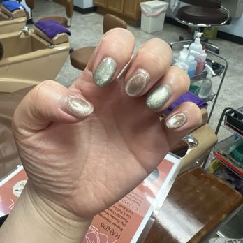 Right Nail Salon - They jumped a color and didn't charge me for extra. Only $10 each for hand and feet - Nail Salons Near Me - Chicago, Illinois