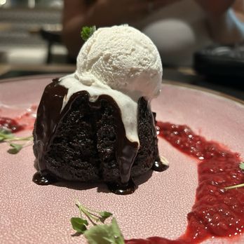PLANTA Queen Coconut Grove - Valentine's Dessert - lava cake - Sushi Bars Near Me - Coconut Grove, Florida